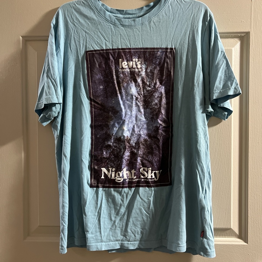 Levi's Night Sky Graphic Tee in Light Blue